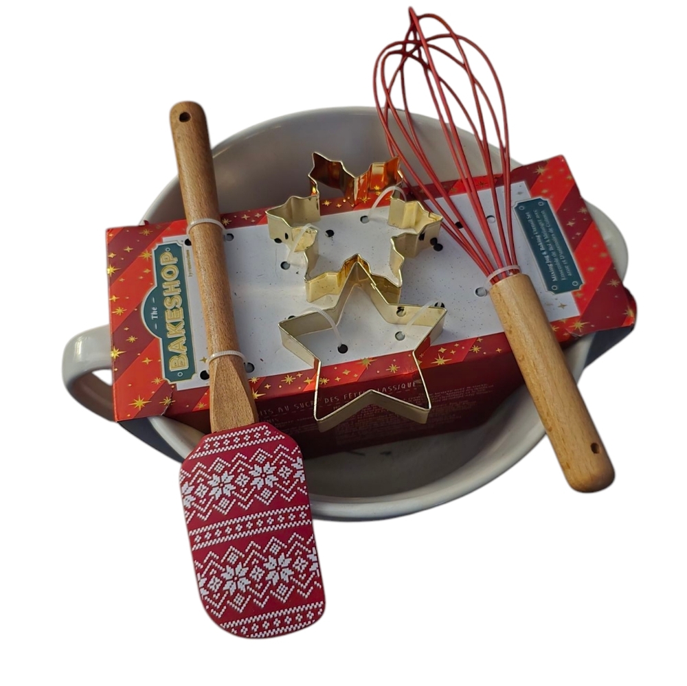 Red and Gold Bakeware Set for Kitchen Enthusiasts